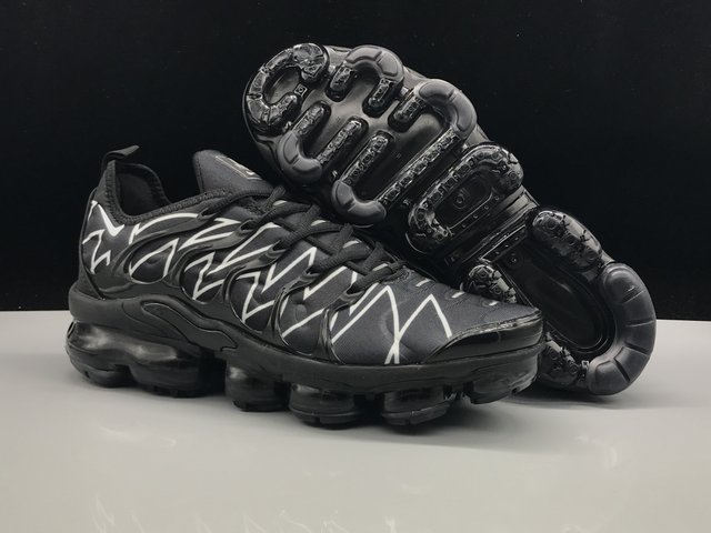 Nike Air VaporMax Plus-27